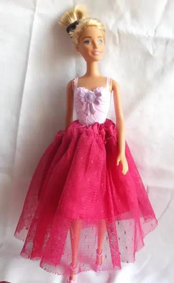 une robe de princesse pour Barbie en pas à pas - les lubies de lili Barbie